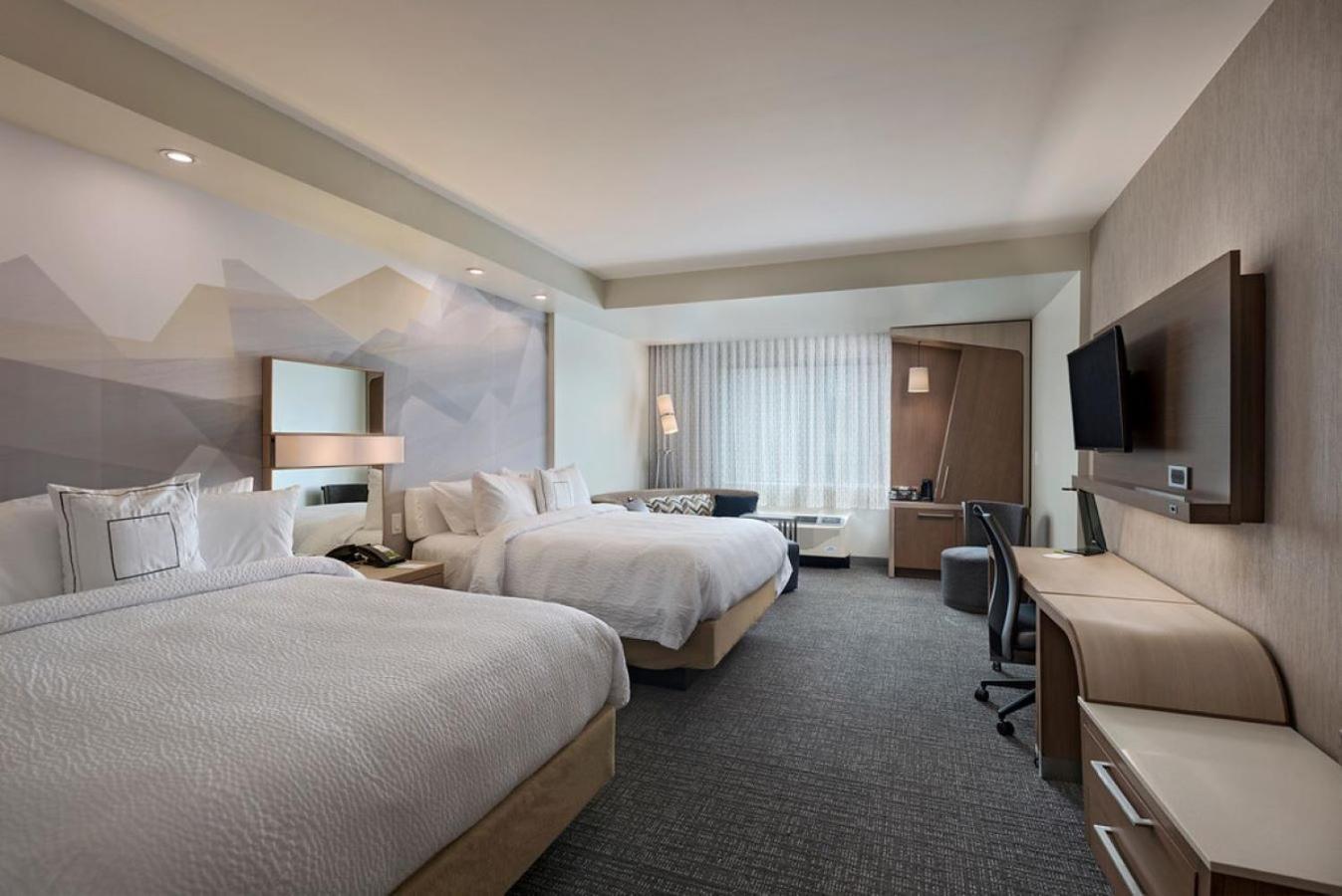 Hotel Courtyard By Marriott Houston Sugar Land/lake Pointe 3*
