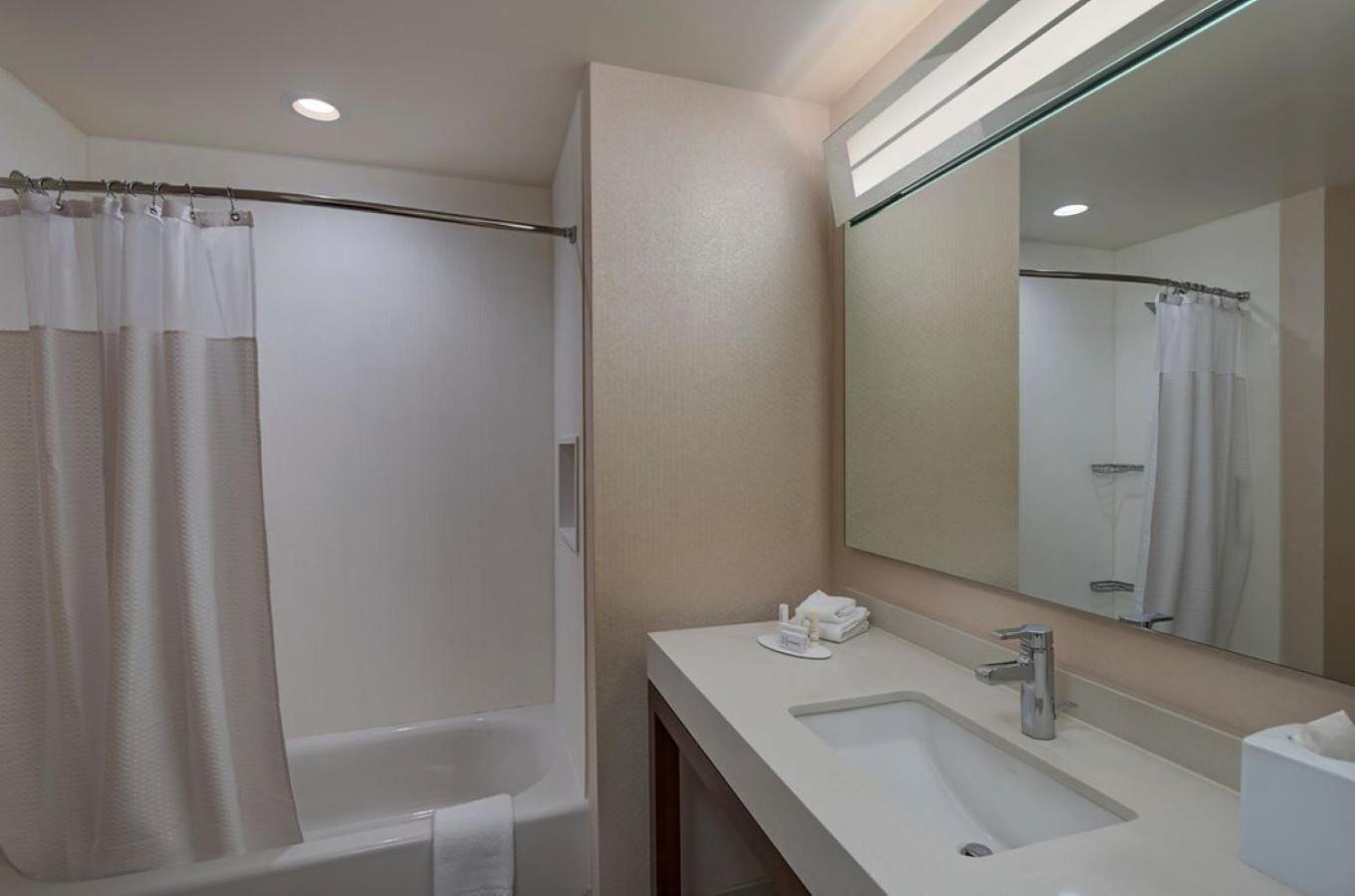 Hotel Courtyard By Marriott Houston Sugar Land/lake Pointe Sugar Land