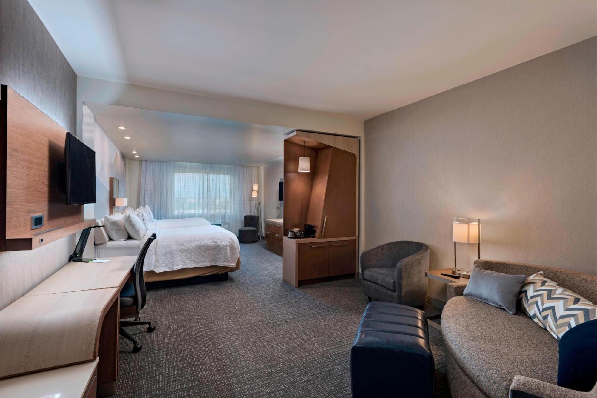 Courtyard By Marriott Houston Sugar Land/lake Pointe 3*