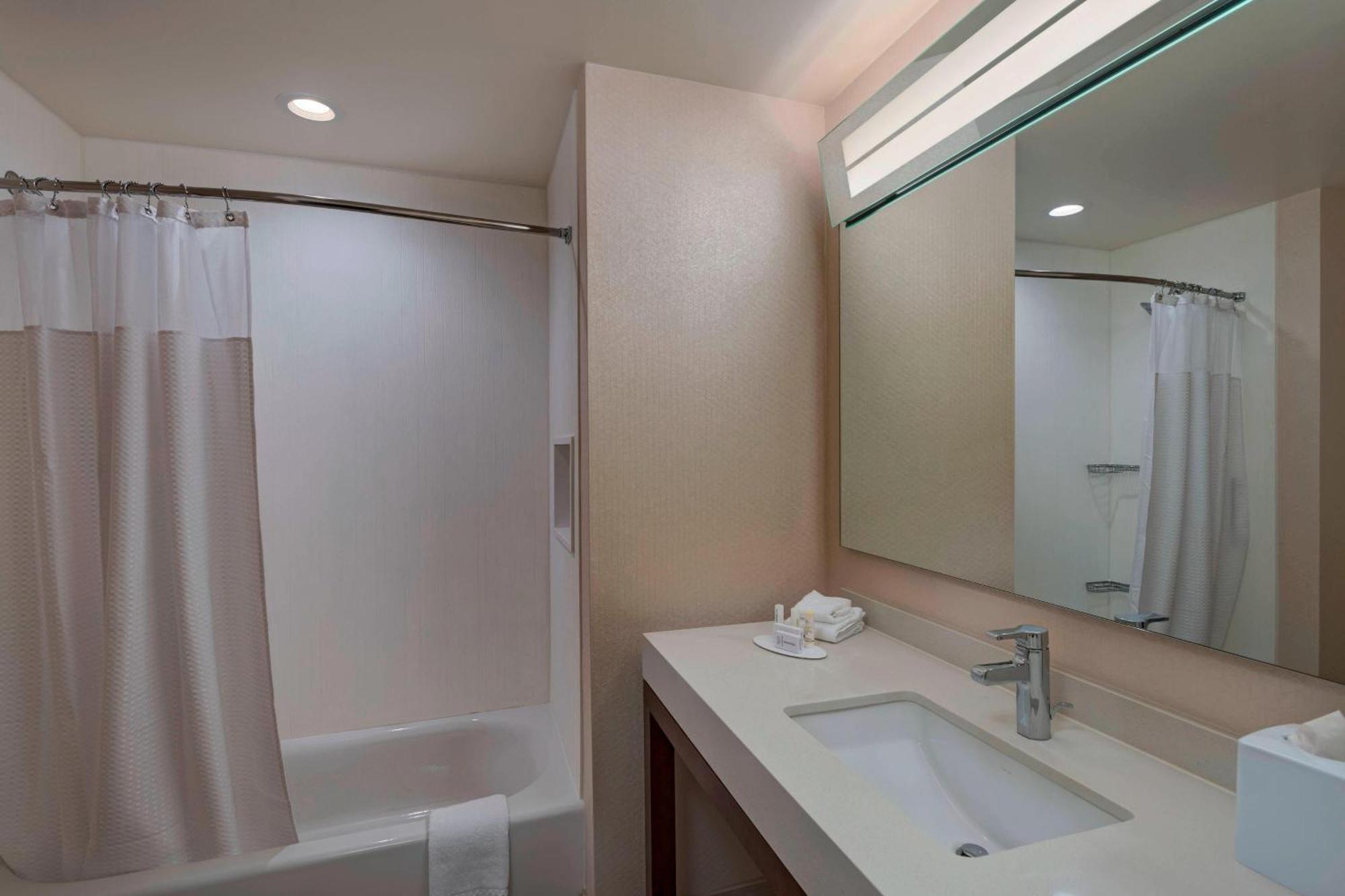 Hotel Courtyard By Marriott Houston Sugar Land/lake Pointe Sugar Land