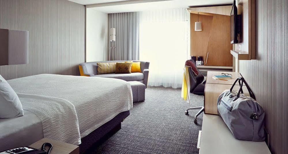 Courtyard By Marriott Houston Sugar Land/lake Pointe